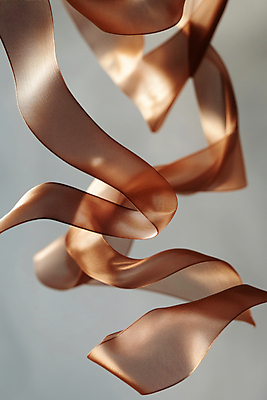 JPG 편집이미지 리본 곡선 사람없음 투명 디지털합성 편집실사 2025트렌드 모카무스 AI포토 AI콘텐츠 선 유행 CG 파일형식 2025년 트렌드컬러