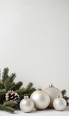 JPG 편집이미지 크리스마스 겨울 사람없음 장식 반짝임 크리스마스트리 흰색 보케 솔잎 연말 오너먼트 카피스페이스 편집실사 AI포토 AI콘텐츠 계절 기념일 컬러 잎 크리스마스장식 모션 공백 CG 파일형식