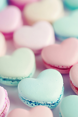 JPG 편집이미지 사랑 사람없음 하트 일렬 마카롱 파스텔톤 편집실사 AI포토 AI콘텐츠 모양 감정 컬러 디저트 CG 파일형식