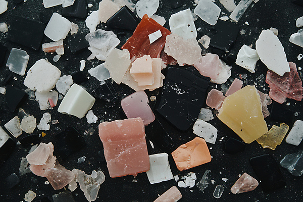 JPG 편집이미지 사람없음 자연보호 환경 환경오염 쓰레기 파편 일회용 플라스틱 분리수거 편집실사 AI포토 AI콘텐츠 컨셉 자연 재질 보호 CG 파일형식