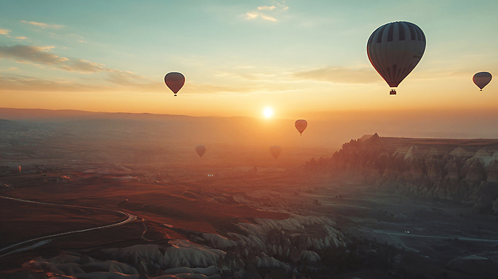 JPG 구름 편집이미지 해외풍경 해외여행 자연 하늘 휴식 사람없음 햇빛 태양 노을 열기구 튀르키예 편집실사 AI포토 AI콘텐츠 자연요소 해외 아시아 여행 컨셉 항공교통 풍경 CG 생태계 파일형식