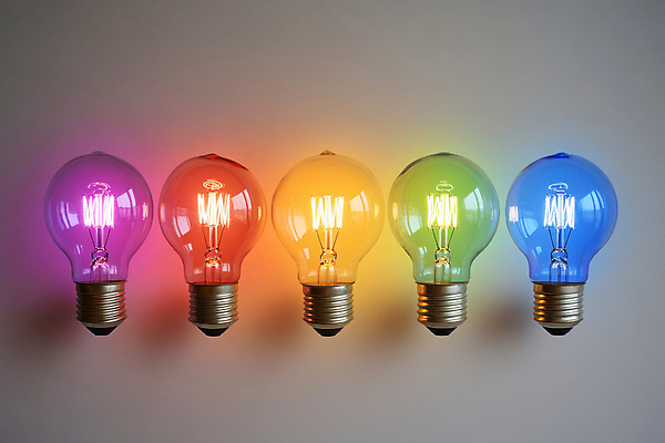 JPG 편집이미지 전구 아이디어 사람없음 빛 오브젝트 무지개색 필라멘트 편집실사 AI포토 AI콘텐츠 컨셉 컬러풀 CG 파일형식