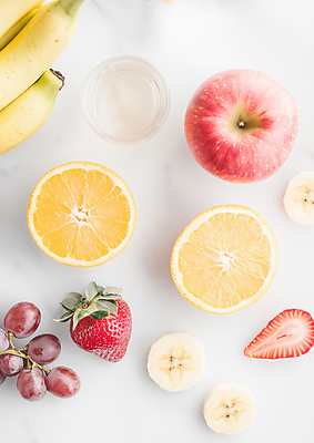 JPG 편집이미지 오렌지 딸기 단면 바나나 그림자 사람없음 빛 사과 대리석 상큼 편집실사 AI포토 AI콘텐츠 과일 재료 CG 파일형식