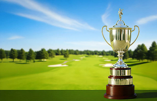 JPG 나무 편집이미지 골프장 필드 하늘 잔디 사람없음 우승 트로피 시상 편집실사 AI컴퓨터그래픽 AI콘텐츠 식물 골프 스포츠시설 최고 상_우승 CG 파일형식
