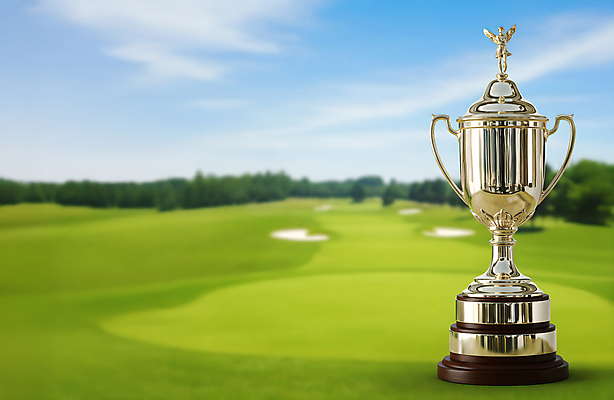 JPG 나무 편집이미지 골프장 필드 하늘 잔디 사람없음 우승 트로피 시상 편집실사 AI컴퓨터그래픽 AI콘텐츠 식물 골프 스포츠시설 최고 상_우승 CG 파일형식