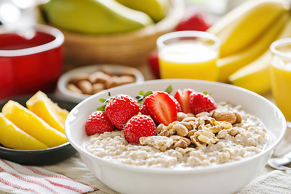 JPG 편집이미지 그릇 식탁 딸기 바나나 사람없음 컵 식탁보 아침식사 시리얼 아몬드 망고 편집실사 AI포토 AI콘텐츠 식기 음식 과일 탁자 식사 견과류 CG 열대과일 파일형식