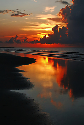 JPG 구름 편집이미지 바다 자연 하늘 사람없음 햇빛 태양 반사 일출 갯벌 편집실사 AI포토 AI콘텐츠 자연요소 노을 CG 생태계 파일형식