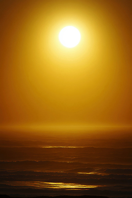 JPG 편집이미지 물결 바다 자연 하늘 사람없음 햇빛 태양 노란색 일출 편집실사 AI포토 AI콘텐츠 자연요소 컬러 노을 CG 생태계 파일형식