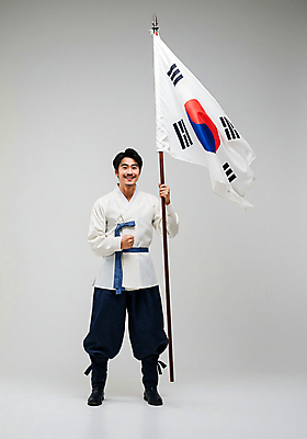 JPG 전신 편집이미지 남자 한명 미소 들기 성인 파이팅 깃발 태극기 삼일절 깃대 기수 광복절 남자한복 투쟁 의료성형뷰티 성인남자한명만 편집실사 AI인물포토 AI콘텐츠 1 모션 표정 사람 공휴일 국기 한복 국경일 CG 남자한명만 성인남자만 파일형식 AI포토