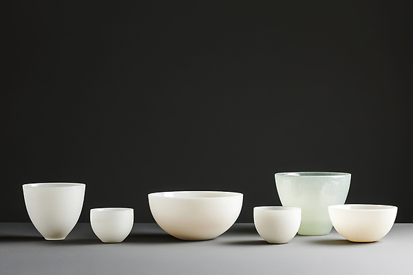 JPG 편집이미지 그릇 사람없음 햇빛 꽃병 검은색 도자기 오브젝트 킨포크 편집실사 AI포토 AI콘텐츠 식기 꽃 컬러 태양 CG 파일형식