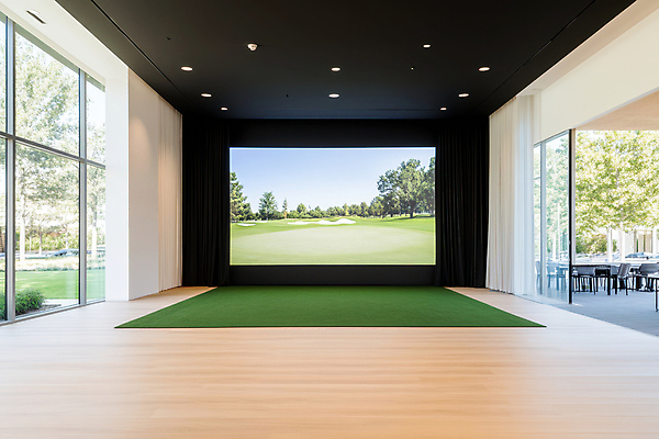 JPG 편집이미지 창문 실내 사람없음 스크린 인조잔디 스크린골프 편집실사 AI포토 AI콘텐츠 골프 잔디 내부 CG 파일형식