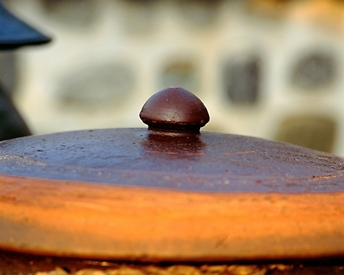 포토 JPG 주간 전통 생활용품 근접촬영 사람없음 야외 아웃포커스 가마솥 솥 오브젝트 솥뚜껑 국내포토 자연요소 뷰포인트 주방용품 촬영기법 파일형식