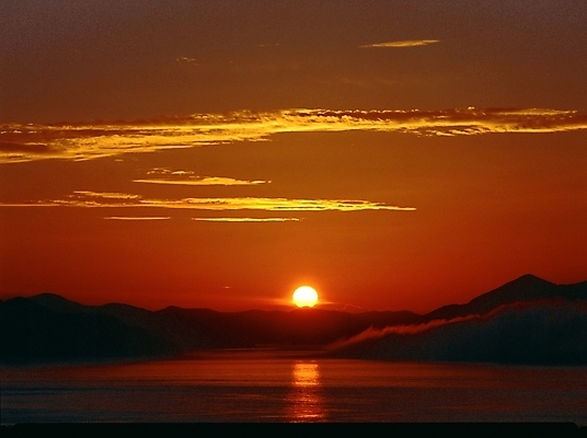 포토 JPG 주간 구름 바다 자연 하늘 산 풍경 사람없음 야외 태양 일출 노을 일몰 국내포토 자연요소 생태계 파일형식