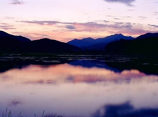 포토 JPG 주간 호수 자연 하늘 산 풍경 사람없음 야외 태양 반사 일출 노을 일몰 충주호 국내포토 자연요소 생태계 충주 파일형식