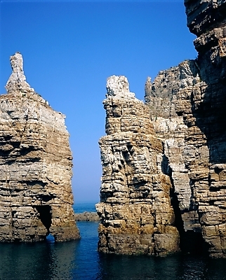 포토 JPG 주간 바다 섬 자연 하늘 풍경 사람없음 야외 절벽 기암절벽 백령도 국내포토 자연요소 생태계 파일형식