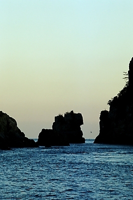 포토 JPG 주간 바다 섬 자연 하늘 풍경 사람없음 야외 물 바위섬 국내포토 자연요소 생태계 파일형식