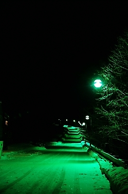 포토 JPG 주간 해외 사계절 계절 공공시설 유럽 도로 길 외국문화 여행 겨울 야경 가로등 자연 사람없음 야외 관광지 어둠 눈 도시 슬로바키아 국내포토 자연요소 나라 문화 교통시설 날씨 야간 시설 생태계 파일형식 풍경_경치