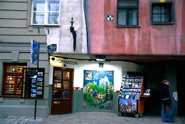 포토 JPG 주간 서양인 백인 해외 시설물 건축물 여자 현대건축 건축 유럽 외국문화 해외건축 유럽건축 거리 한명 서기 사람 풍경 빌딩 20대 야외 건물 관광지 금발 상점 도시 비엔나 오스트리아 오스트리아문화 상업시설 여자만 여자한명만 성인여자만 청년만 청년여자만 성인한명만 청년여자한명만 성인여자한명만 성인만 국내포토 자연요소 외국인 1 헤어스타일 나라 문화 여행 서양건축 모션 청년 시설 서양문화 상업 파일형식