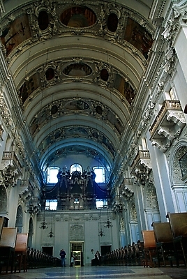 포토 JPG 주간 해외 시설물 건축물 건축 유럽 외국문화 고건축 해외건축 유적지 유럽건축 실내 사람없음 건물 관광지 성당 비엔나 오스트리아 오스트리아문화 국내포토 자연요소 나라 문화 여행 서양건축 종교건축 내부 서양문화 파일형식