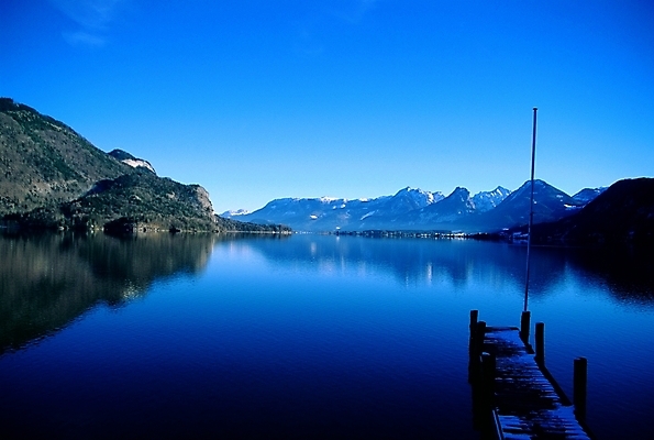 포토 JPG 주간 해외 유럽 호수 외국문화 자연 산 풍경 사람없음 야외 관광지 강 반사 항구 오스트리아 만년설 상트길겐 오스트리아문화 잘츠부르크 국내포토 자연요소 나라 문화 여행 교통시설 생태계 서양문화 파일형식