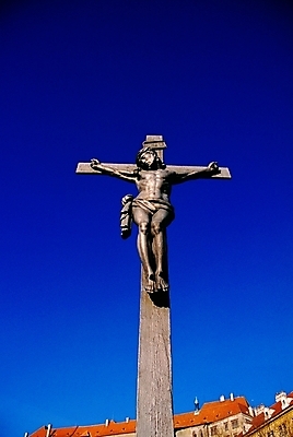 포토 JPG 주간 해외 건축물 유럽 기독교 종교 외국문화 십자가 유적 종교용품 기독교용품 풍경 사람없음 야외 빨간색 관광지 조형물 예수 체코 체스키크룸루프 국내포토 자연요소 전통 건축 나라 문화 컬러 여행 미술 신_종교 파일형식