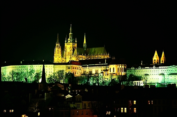 포토 JPG 해외풍경 해외 건축물 유럽 외국문화 야경 자연 유럽건축 조명 사람없음 야외 건물 관광지 도시 성 체코 프라하 프라하성 국내포토 건축 나라 문화 여행 서양건축 풍경 야간 생태계 파일형식 풍경_경치