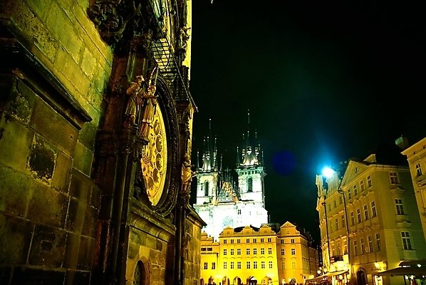 포토 JPG 주간 해외풍경 해외 건축물 유럽 외국문화 야경 유적지 자연 유럽건축 조명 사람없음 야외 건물 관광지 탑 도시 성 광장 체코 프라하 고딕양식 구시가광장 국내포토 자연요소 건축 나라 문화 여행 고건축 서양건축 풍경 야간 생태계 파일형식 풍경_경치