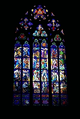 포토 JPG 주간 해외 시설물 건축물 현대건축 건축 유럽 종교 외국문화 유적 건축양식 창문 해외건축 종교건축 종교시설 실내 사람없음 내부 건물 관광지 성당 교회 어둠 천주교 체코 프라하 스테인드글라스 성비투스성당 국내포토 자연요소 전통 나라 문화 여행 유리 시설 파일형식