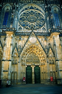 포토 JPG 주간 해외 시설물 건축물 현대건축 건축 유럽 종교 외국문화 유적 건축양식 해외건축 종교건축 유적지 종교시설 유럽건축 사람없음 야외 건물 관광지 천주교 체코 프라하 바로크양식 성비투스성당 국내포토 자연요소 전통 나라 문화 여행 고건축 서양건축 성당 시설 파일형식