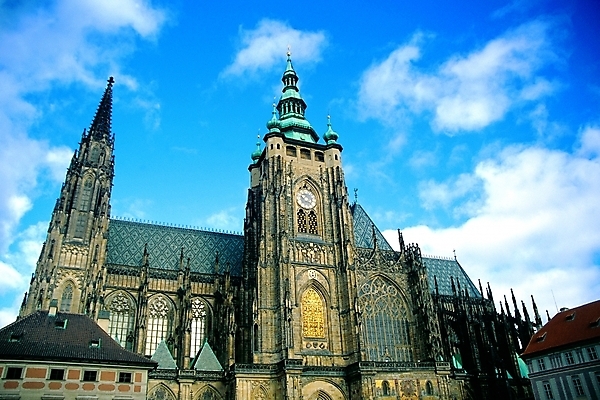 포토 JPG 주간 구름 해외 시설물 건축물 현대건축 건축 유럽 종교 외국문화 유적 해외건축 종교건축 유적지 종교시설 하늘 유럽건축 사람없음 야외 건물 관광지 천주교 성 체코 프라하 성비투스성당 국내포토 자연요소 전통 나라 문화 여행 고건축 서양건축 성당 시설 파일형식