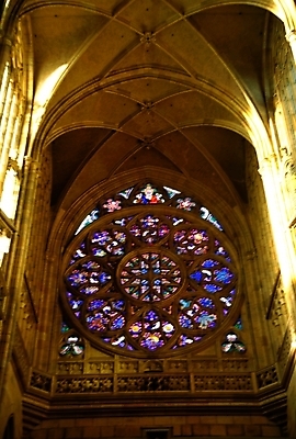 포토 JPG 주간 해외 시설물 건축물 현대건축 건축 유럽 종교 외국문화 유적 건축양식 해외건축 종교건축 유적지 종교시설 유럽건축 실내 사람없음 내부 건물 관광지 햇빛 천주교 체코 프라하 스테인드글라스 성비투스성당 국내포토 자연요소 전통 나라 문화 여행 고건축 서양건축 유리 태양 성당 시설 파일형식