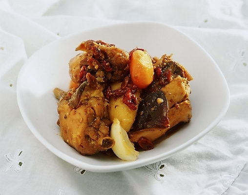 포토 JPG 스튜디오촬영 한식 음식 사람없음 흰배경 찜 중복 닭고기요리 닭찜 삼복 국내포토 백그라운드 실내 흰색 복날 파일형식