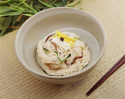 포토 JPG 스튜디오촬영 한식 음식 한국 사람없음 면류 면 국수 중복 잔치국수 삼복 국내포토 아시아 실내 복날 파일형식