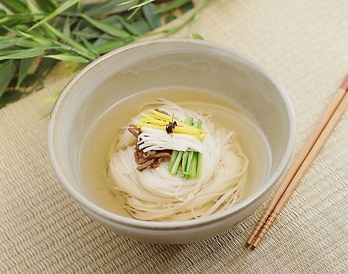 포토 JPG 스튜디오촬영 한식 음식 한국 사람없음 면류 면 국수 중복 잔치국수 삼복 국내포토 아시아 실내 복날 파일형식