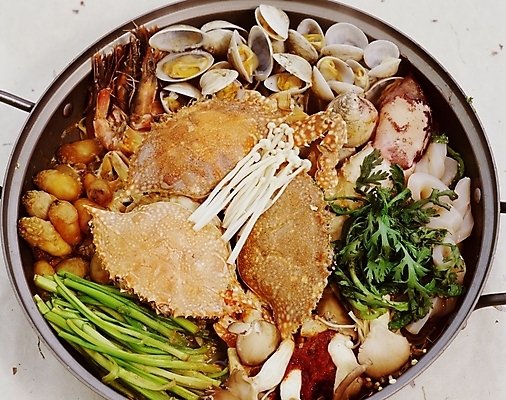 포토 JPG 스튜디오촬영 한국문화 한식 음식 사람없음 찌개 꽃게찌개 꽃게탕 해물전골 해물찌개 국내포토 동양문화 한국 실내 탕 전골 파일형식