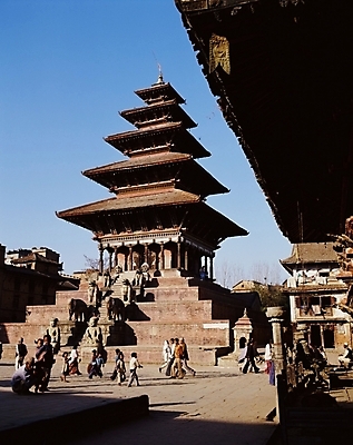 포토 JPG 주간 해외 시설물 건축물 건축 아시아 외국문화 고건축 해외건축 거리 사람 풍경 야외 건물 관광지 동양건축 사찰 사원 보행자 인도 인도문화 인도건축 국내포토 자연요소 동양문화 나라 문화 여행 비즈니스 종교건축 인도_나라 파일형식 동양