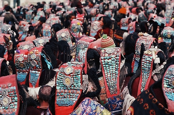 포토 JPG 주간 해외풍경 아시아 외국문화 사람 풍경 여러명 야외 축제 공연 군중 네팔 네팔문화 카트만두 국내포토 자연요소 동양문화 해외 나라 문화 다수 이벤트 파일형식