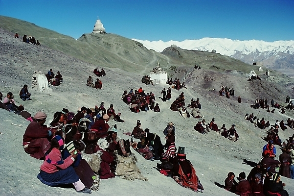 포토 JPG 주간 해외풍경 아시아 외국문화 사람 풍경 여러명 야외 축제 공연 군중 네팔 네팔문화 카트만두 국내포토 자연요소 동양문화 해외 나라 문화 다수 이벤트 파일형식