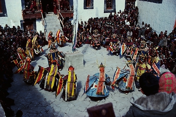 포토 JPG 주간 해외풍경 아시아 외국문화 사람 풍경 여러명 야외 축제 공연 군중 네팔 네팔문화 카트만두 국내포토 자연요소 동양문화 해외 나라 문화 다수 이벤트 파일형식