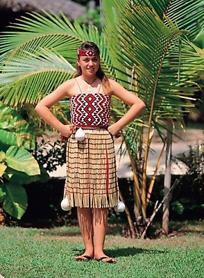 포토 JPG 주간 전신 외국인 식물 전통 여자 여행 휴가 한명 서기 사람 잔디 20대 성인 야외 앞모습 전통의상 열대식물 휴양지 여자만 여자한명만 성인여자만 청년만 청년여자만 성인한명만 청년여자한명만 성인여자한명만 성인만 국내포토 자연요소 1 뷰포인트 모션 인종 청년 장소 파일형식