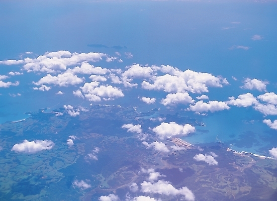 포토 JPG 주간 구름 바다 배경화면 백그라운드 자연 하늘 산 풍경 사람없음 야외 하이앵글 항공촬영 국내포토 자연요소 뷰포인트 생태계 파일형식