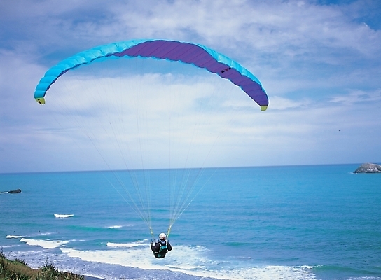 포토 JPG 주간 구름 스포츠용품 스포츠 파도 바다 하늘 한명 사람 야외 여름 레포츠 패러글라이딩 국내포토 자연요소 1 계절 레저 오브젝트 파일형식