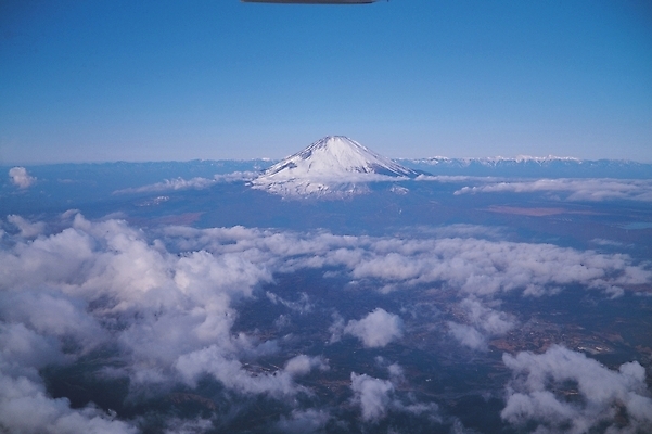 포토 JPG 주간 구름 배경화면 백그라운드 자연 하늘 산 풍경 사람없음 야외 국내포토 자연요소 생태계 파일형식