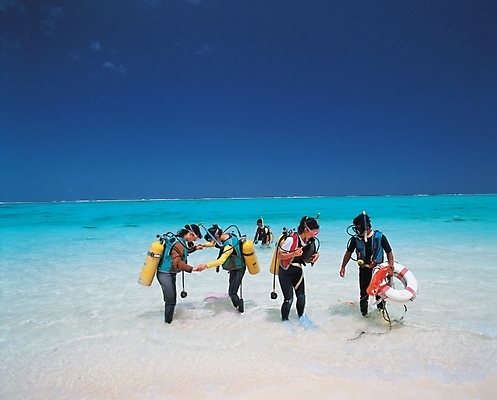 포토 JPG 주간 여자 남자 스포츠 바다 하늘 레저 사람 여러명 해변 야외 레포츠 맑음 수상스포츠 스노클링 스쿠버다이빙 국내포토 자연요소 다수 날씨 파일형식
