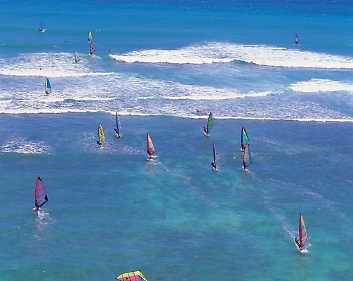 포토 JPG 주간 사계절 계절 스포츠용품 스포츠 파도 바다 백그라운드 자연 레저 사람 풍경 여러명 야외 여름 레포츠 맑음 윈드서핑 수상스포츠 대서 국내포토 자연요소 다수 날씨 절기 오브젝트 생태계 파일형식