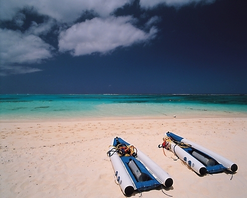 포토 JPG 주간 구름 사계절 계절 바다 배경화면 백그라운드 교통 수상교통 자연 하늘 풍경 해변 사람없음 야외 여름 모래사장 맑음 보트 휴양지 국내포토 자연요소 교통수단 배_교통 날씨 장소 생태계 파일형식