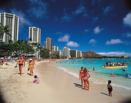 포토 JPG 주간 나무 식물 구름 해외풍경 건축물 사계절 계절 여자 남자 건축 파도 바다 자연 물놀이 하늘 사람 풍경 빌딩 여러명 해변 야외 건물 여름 여름휴가 바캉스 모래사장 맑음 휴양지 대서 선박 상업시설 국내포토 자연요소 해외 다수 수상교통 놀이 날씨 휴가 장소 절기 시설 생태계 상업 파일형식 여름_계절