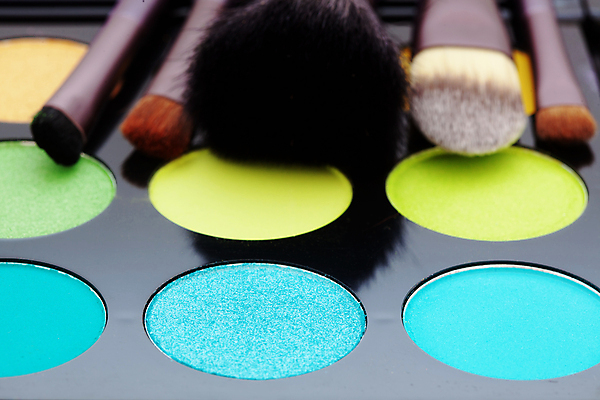 포토 JPG 해외이미지 직업 장신구 그림자 사람없음 반짝임 세트 컬러풀 유행 페인트 화장품 붓 팔레트 어플리케이션 가루 수집 오브젝트 만들기 아이섀도 조립 많음 해외202004 해외포토 컬러 컨셉 모션 뷰티 파일형식