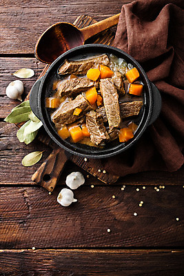 포토 JPG 해외이미지 백그라운드 사람없음 소고기 냄비 정상 찜 조림 소고기요리 해외202004 해외포토 레이스천 음식 육류 직물 솥 파일형식