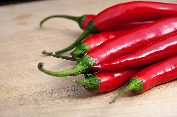 포토 JPG 해외이미지 식물 음식 백그라운드 채소 재료 자연 고추 파프리카 건강 요리 사람없음 빨간색 초록색 우주 주방 활발 종 흰색 신선 뜨거움 양념 조미료 그룹 맛 먹기 향신료 오브젝트 유기농 매움 날카로움 향료 후추 비타민 칠레 연소 고립 살사댄스 숙성 채식주의자 페퍼로니 해외202004 해외포토 웰빙 컬러 컨셉 모션 춤 남아메리카 소시지 생태계 채식 향기 냄새 영양소 향미료 파일형식